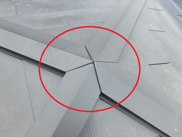 仙台市泉区　棟包み板金の表にもコーキング材で防水処理を行った