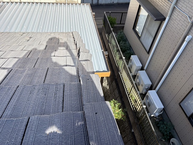 仙台市太白区　ケラバの瓦がズレてしまい、今にも落下しそう