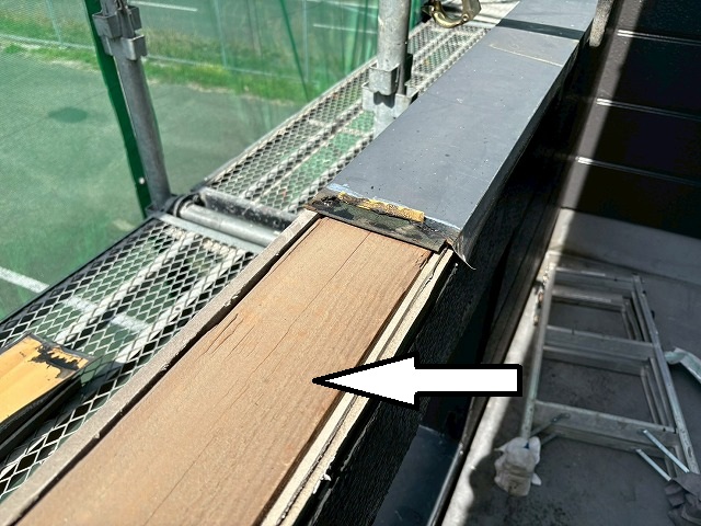 仙台市泉区　バルコニー笠木を解体したら防水シートが貼っていなかった