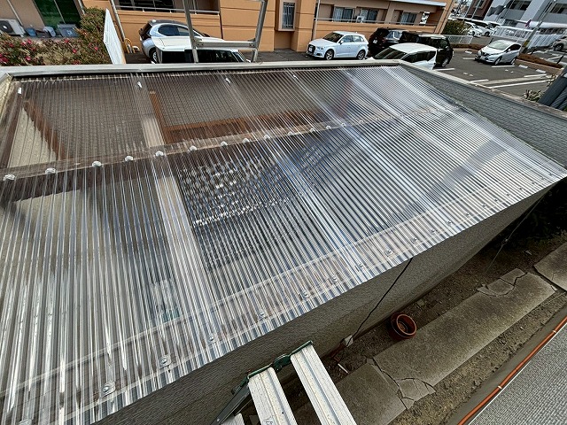 仙台市宮城野区ゴミ箱の屋根の張替え工事を行った