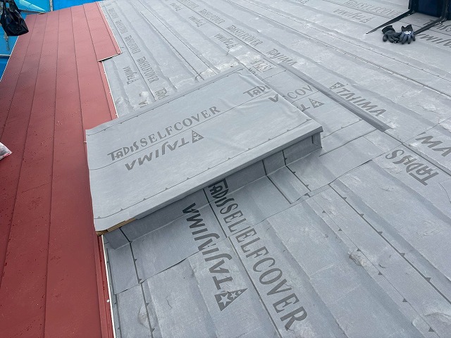 仙台市泉区　トップライトに粘着ルーフィングを敷設した