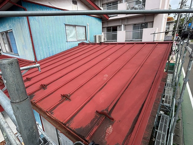 塩釜市　雨漏りしている様子瓦棒屋根を部分的にカバー工事を行う前の様子