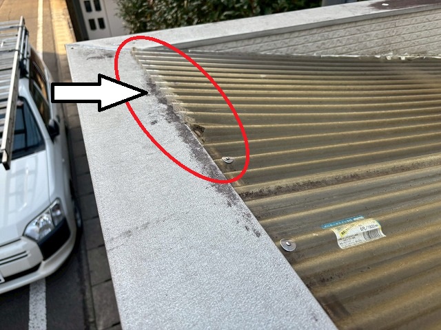 仙台市宮城野区　板金笠木が風で浮いたことによりポリカ波板が外れてしまった