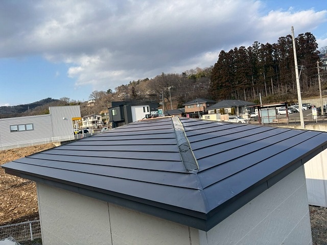 仙台市青葉区　物置屋根の屋根葺き作業後の様子
