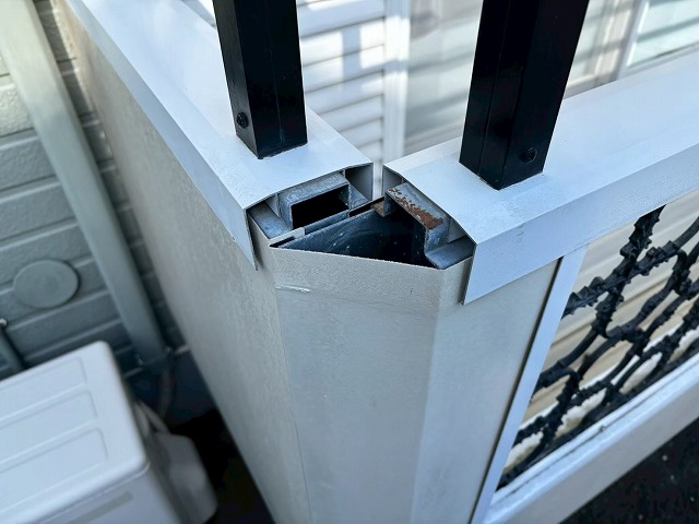 仙台市青葉区 アパート ベランダの笠木 現地調査 笠木の寸法を測る