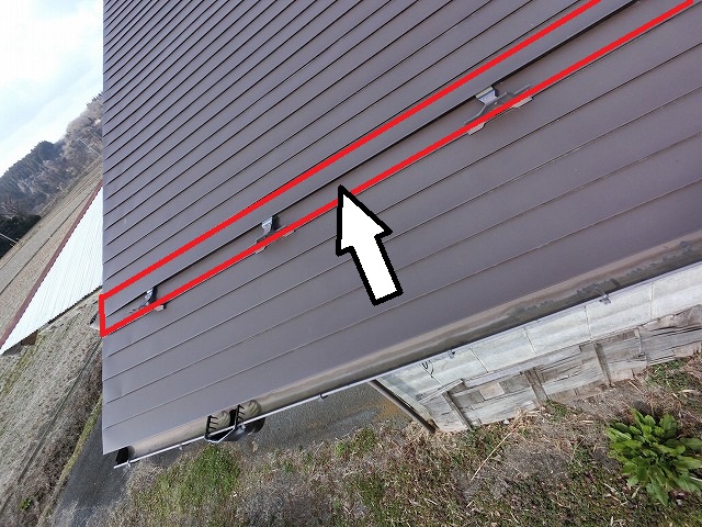 大崎市 小屋 現地調査 横葺き屋根一列が捲れている