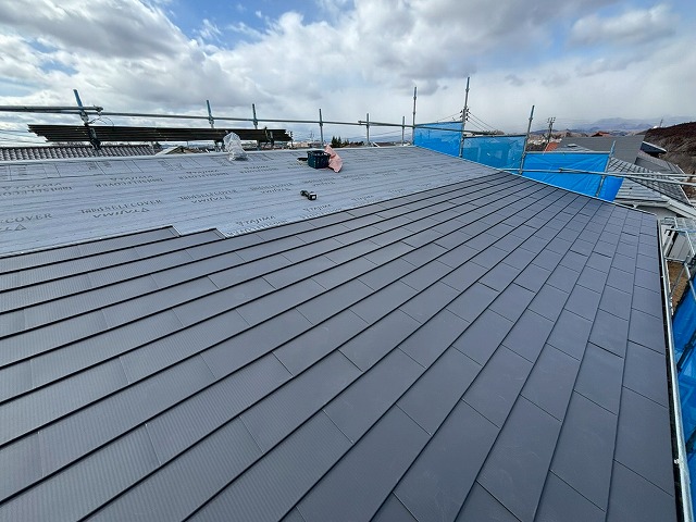 富谷市 カバー工事 屋根本体設置