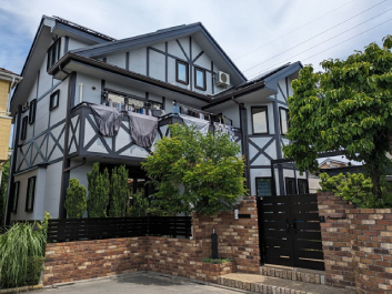 ダンネストで塗装したお住まい